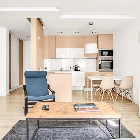Modern 2 Bedroom In Estrela With Outside Terrace! Amazing For Families, Couples, Friends * Lizbona