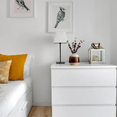 Modern 2 Bedroom In Estrela With Outside Terrace! Amazing For Families, Couples, Friends Lizbona