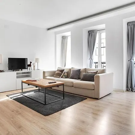 Modern 2 Bedroom In Estrela With Outside Terrace! Amazing For Families, Couples, Friends Lizbona
