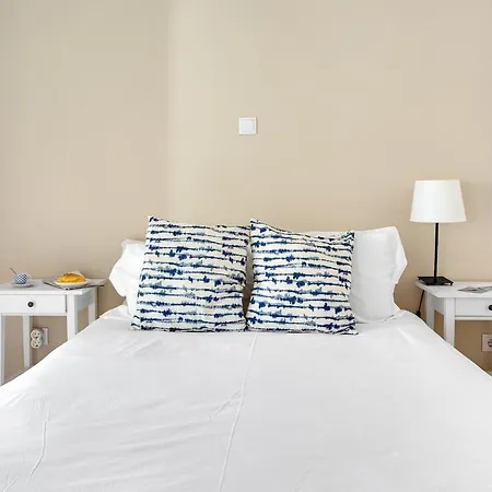 Modern 2 Bedroom In Estrela With Outside Terrace! Amazing For Families, Couples, Friends Apartment *