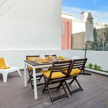 Modern 2 Bedroom In Estrela With Outside Terrace! Amazing For Families, Couples, Friends * Lisbon